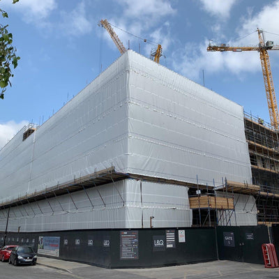 BIG BEN Superclad® Flame Retardant Scaffold Sheeting installed on construction site
